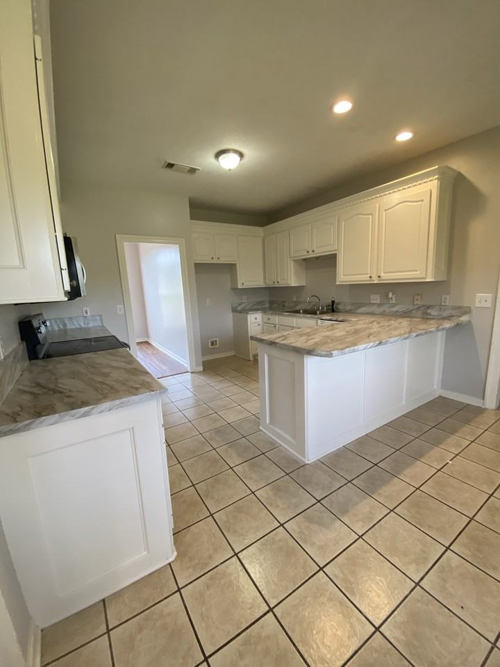 145 Linda Dr - Photo 7 of 9