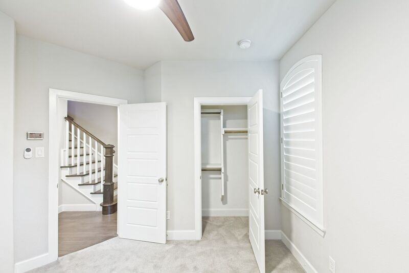 5319 Holland Ave - Photo 7 of 41