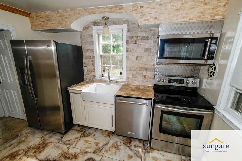 7023 Deerfield Rd - Photo 6 of 37