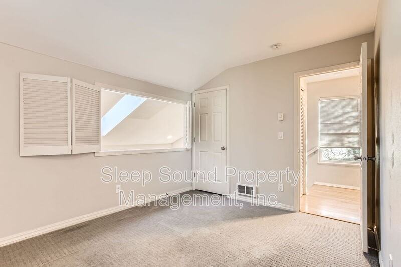 9603 Nw Miller Hill Dr - Photo 2 of 22
