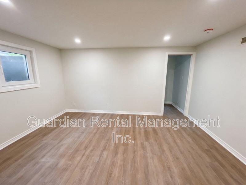 325 Albany St #3 - Photo 6 of 9