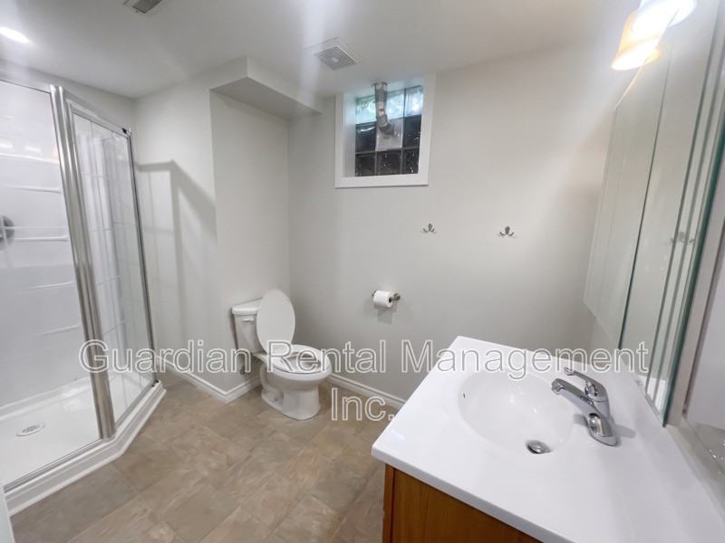 325 Albany St #3 - Photo 7 of 9