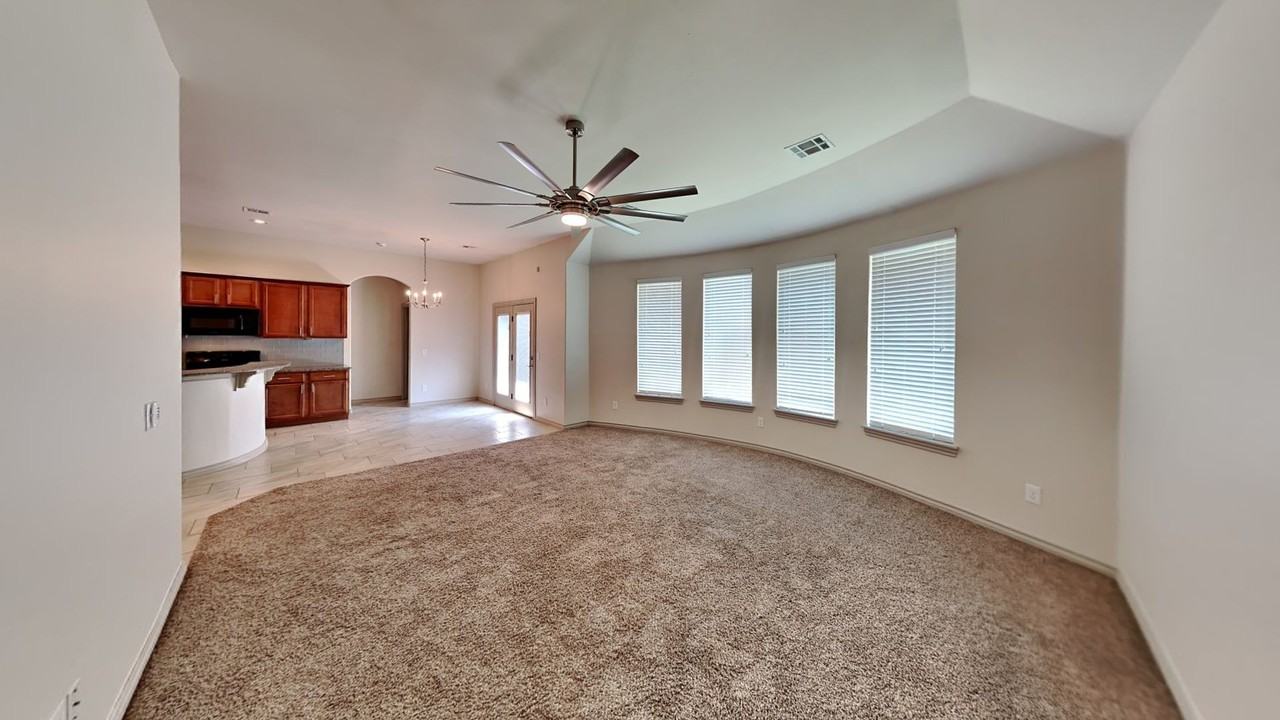9416 Nw 91st Cir - Photo 5 of 21