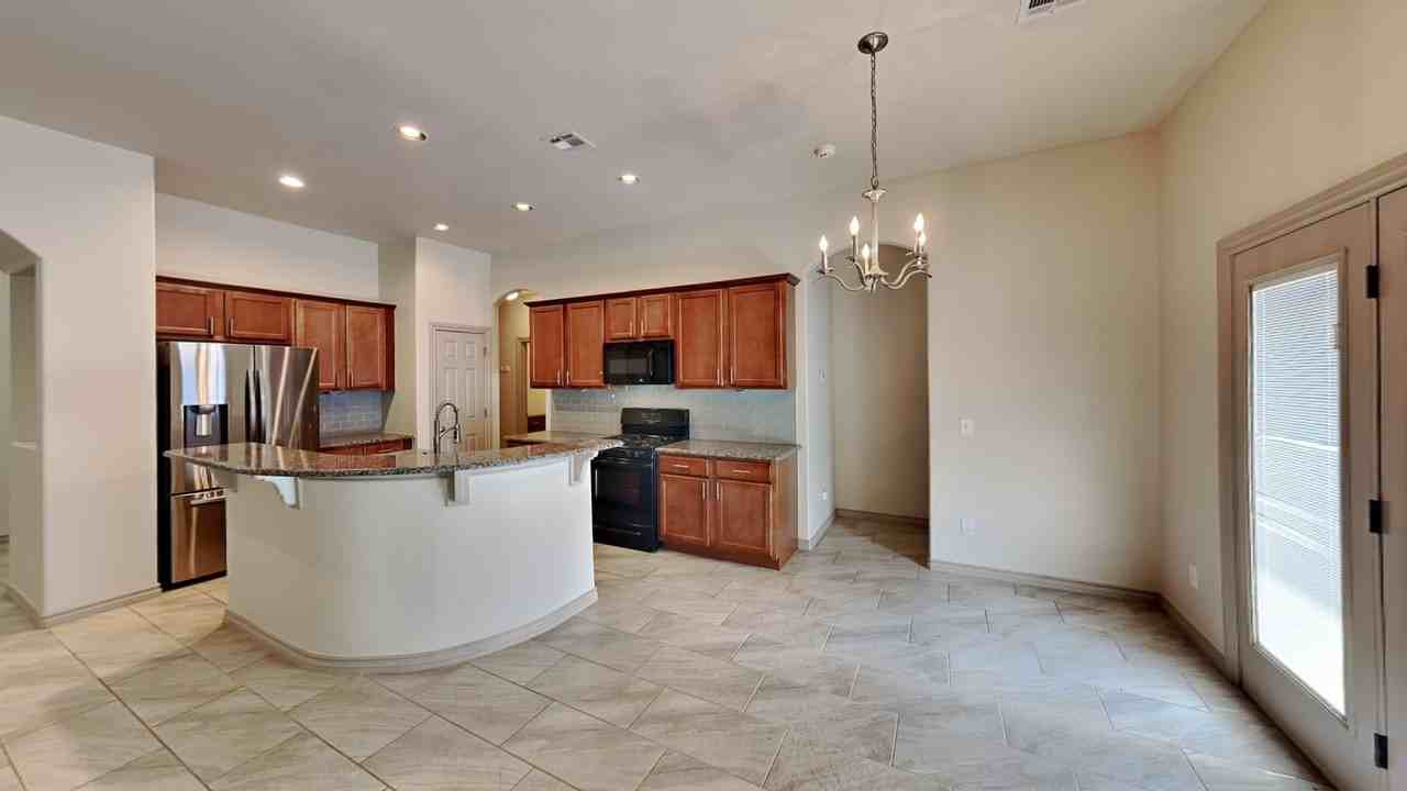 9416 Nw 91st Cir - Photo 6 of 21
