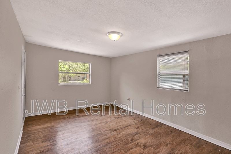 2262 Kingston St - Photo 6 of 19