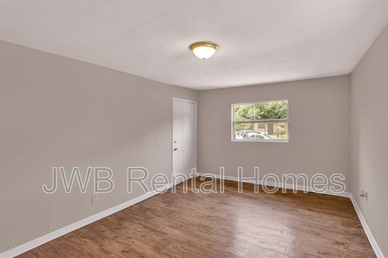 2262 Kingston St - Photo 7 of 19