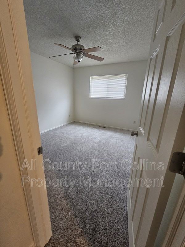 4406 Hummingbird Dr - Photo 2 of 2