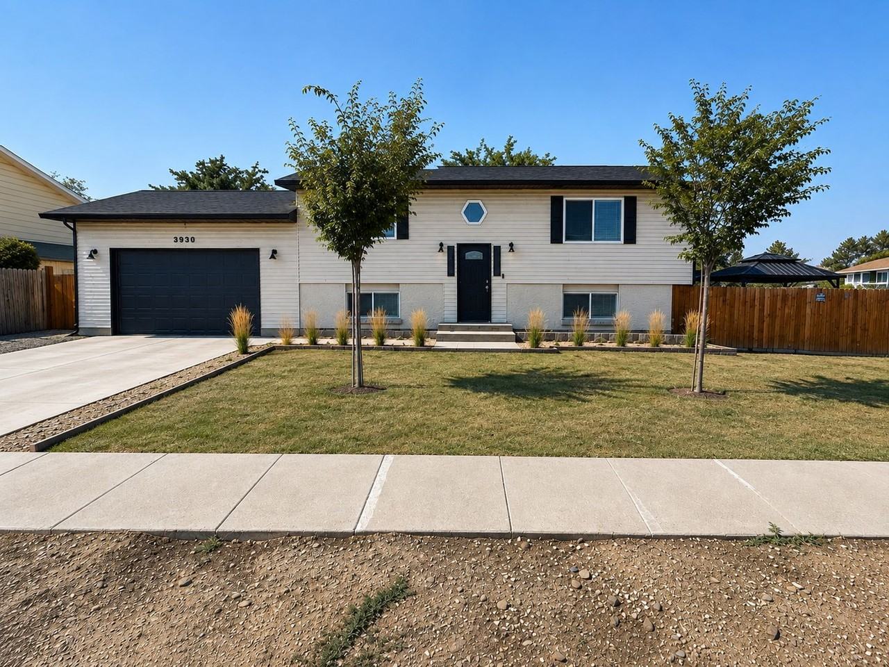 3930 W Old Bingham Hwy - Photo 2 of 16