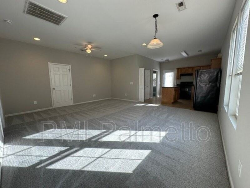 124 Fairview Park Dr - Photo 3 of 16