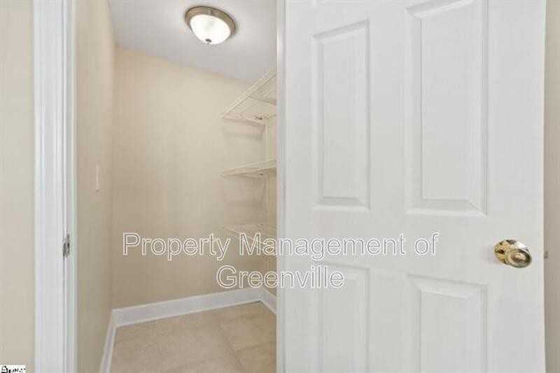 103 Sterling St - Photo 5 of 17