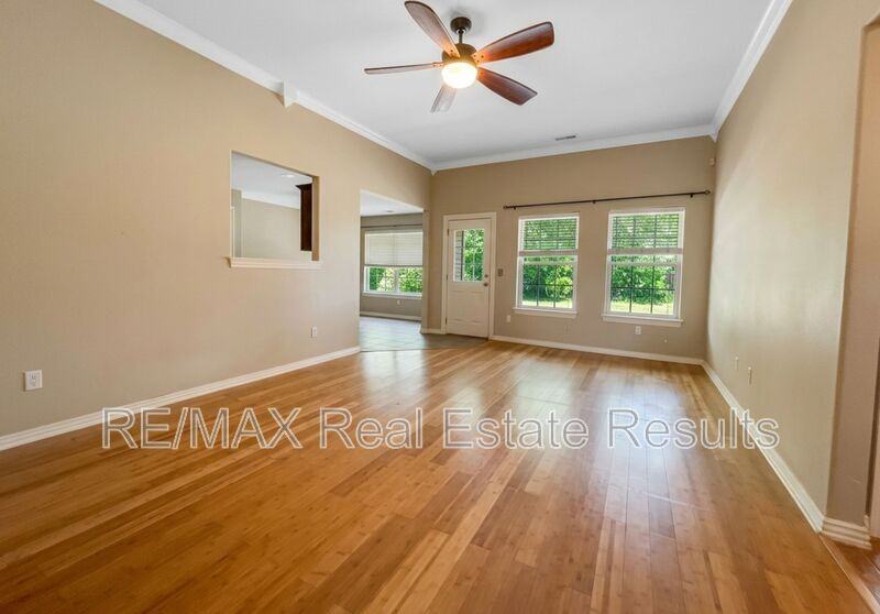 2904 Sw Wentworth Ave - Photo 3 of 13