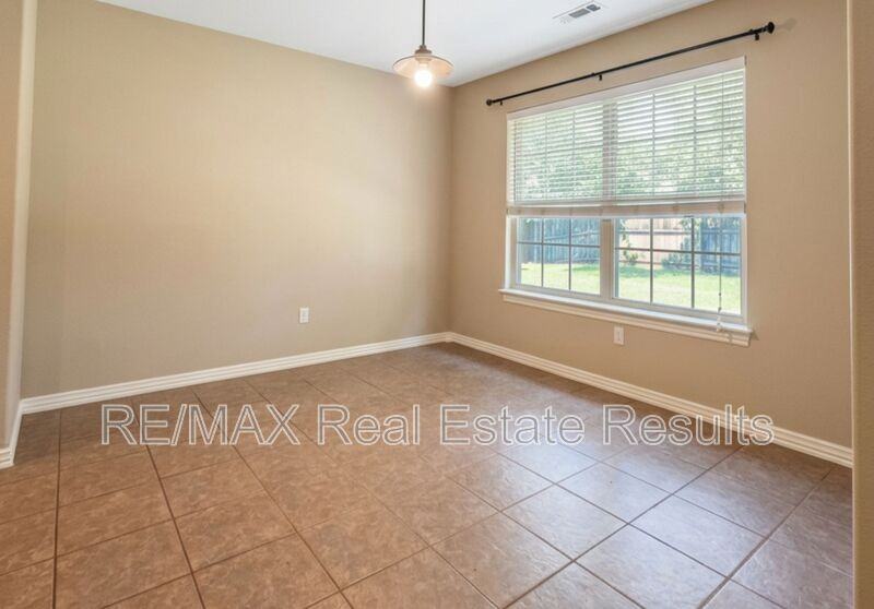2904 Sw Wentworth Ave - Photo 4 of 13