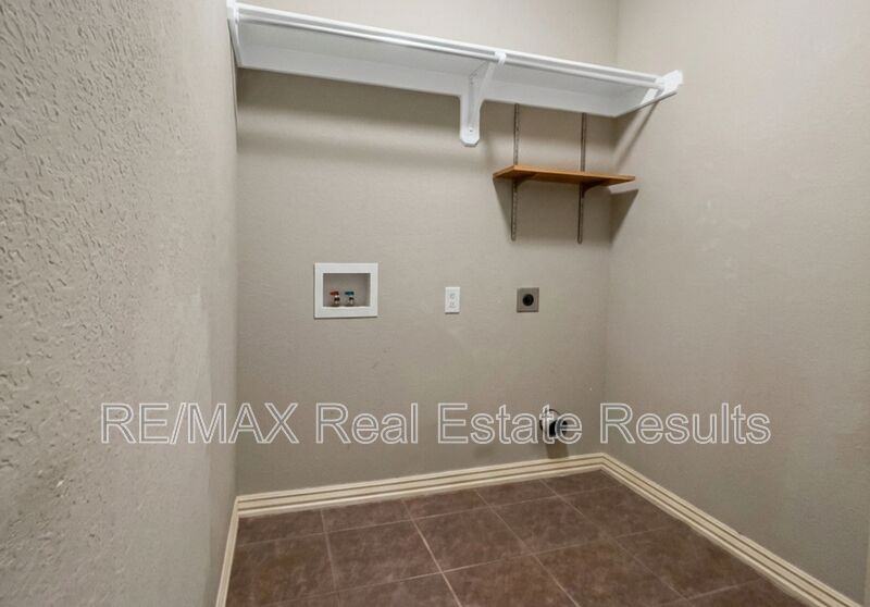 2904 Sw Wentworth Ave - Photo 6 of 13