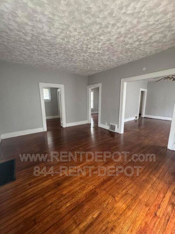 621 Covert Ave - Photo 2 of 8