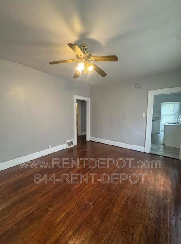 621 Covert Ave - Photo 3 of 8