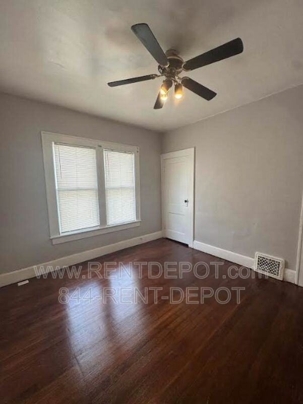 621 Covert Ave - Photo 7 of 8