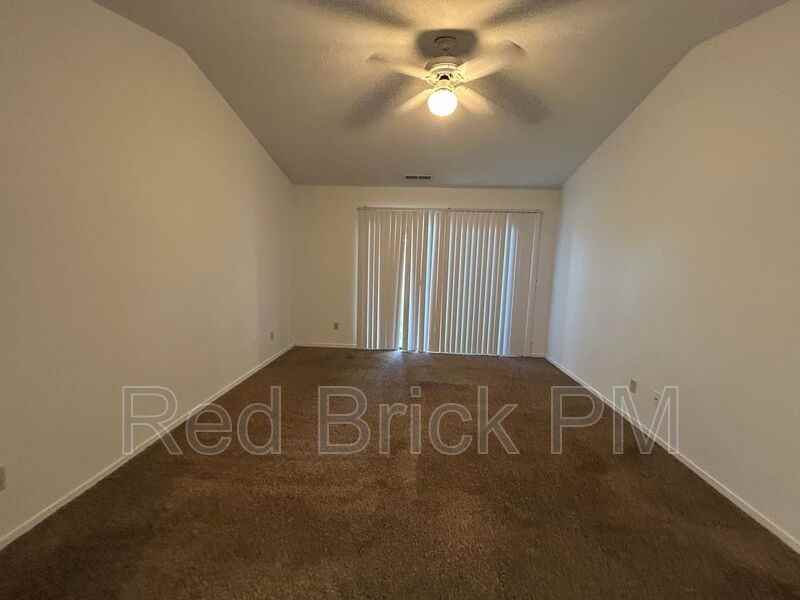 1378 Queens Cir - Photo 3 of 8