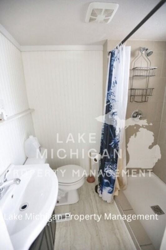 636 Livingston Ave Ne #1 - Photo 6 of 6