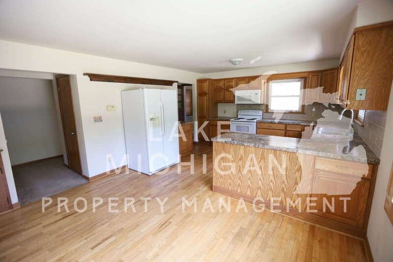 3108 Ottogan St - Photo 3 of 10