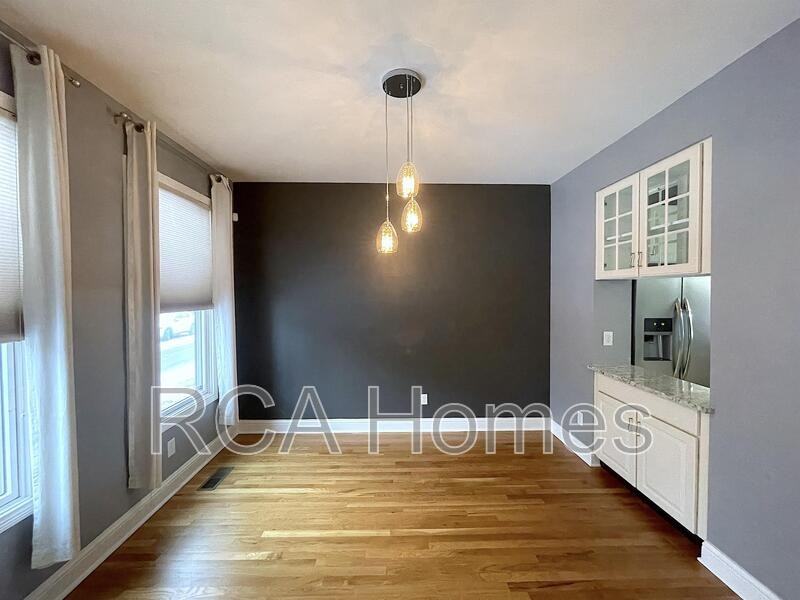 232 E Saint Joseph St - Photo 3 of 17