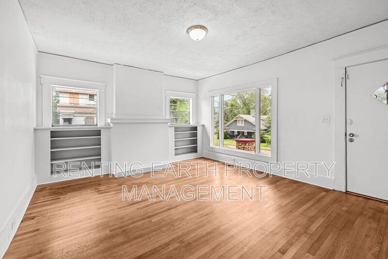 2320 Court R - Photo 5 of 20