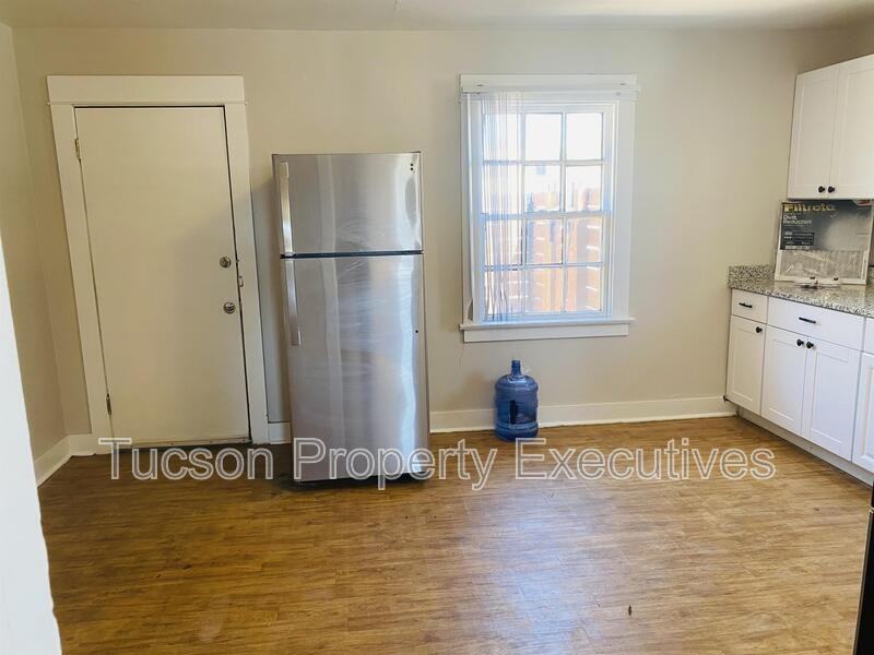 2632 N Stone Ave - Photo 4 of 20