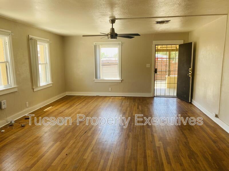 2632 N Stone Ave - Photo 6 of 20