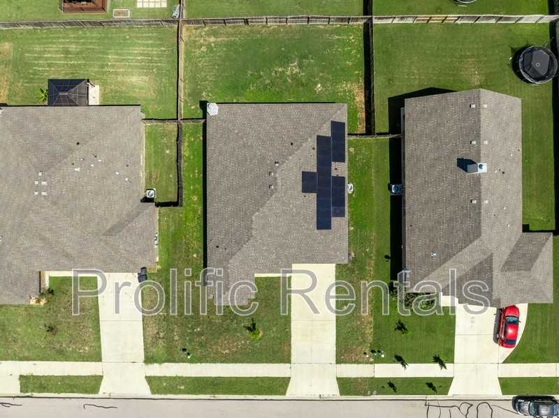6117 Verde Dr - Photo 7 of 35