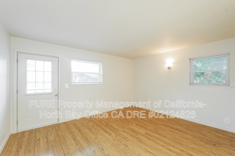 1402 Washington St #2 - Photo 3 of 6