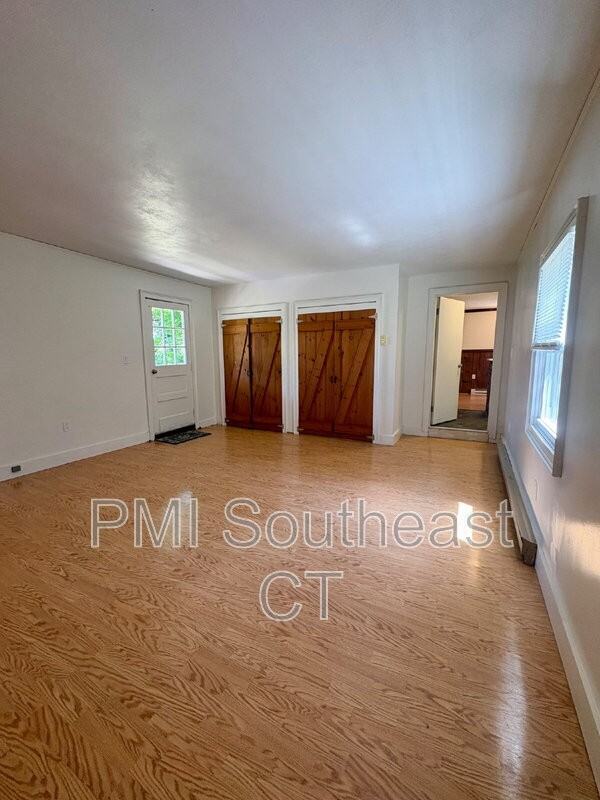226 Pequot Ave - Photo 5 of 31