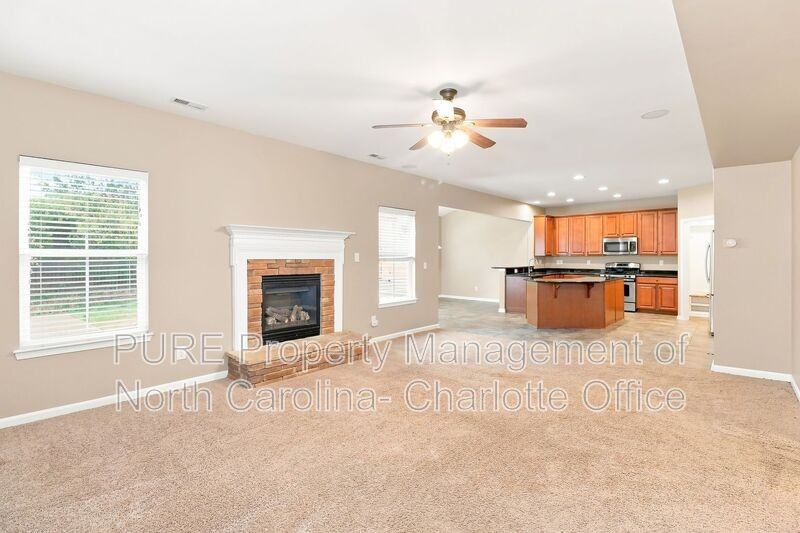 3007 Fallondale Rd - Photo 3 of 26