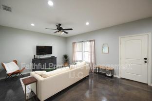 14221 Cr2 - Photo 1 of 1
