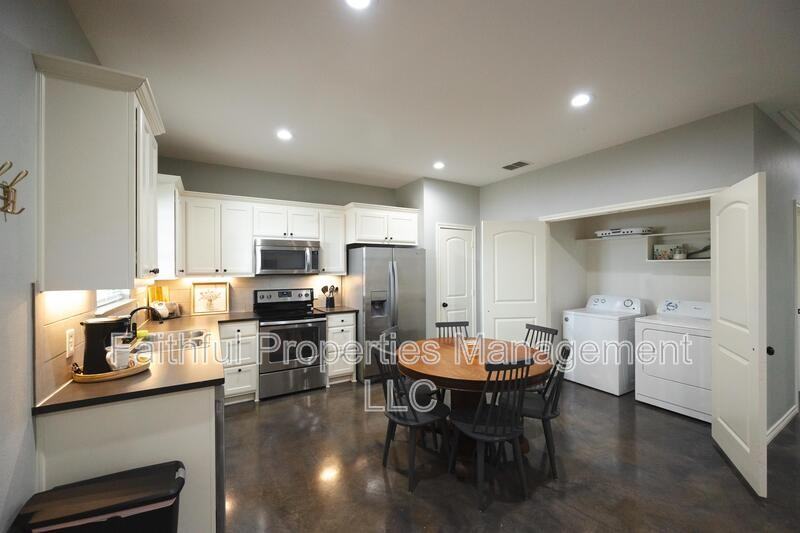 14221 Cr2 - Photo 2 of 10