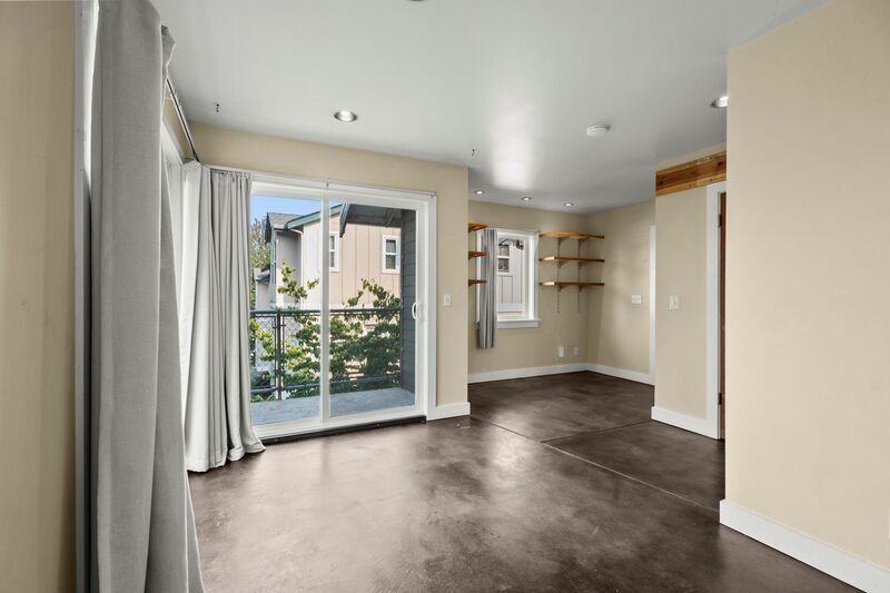 1912 E Union St - Photo 6 of 25