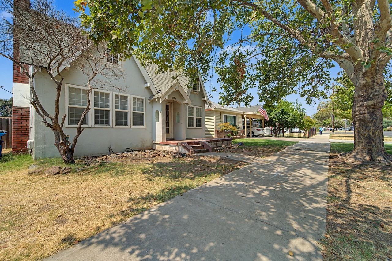 1122 I St - Photo 2 of 19