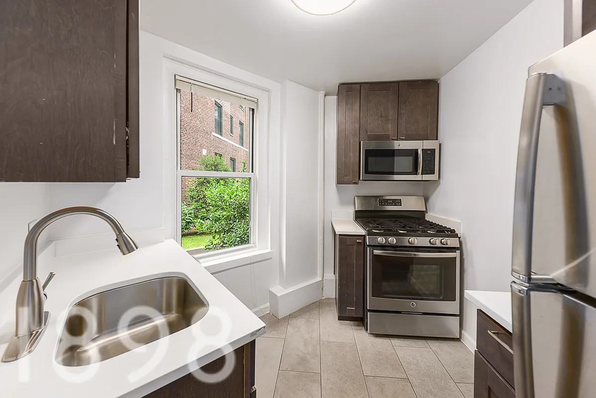 34-33 90th Street #E12 - Photo 4 of 5