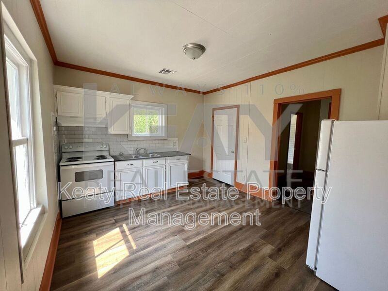 510 Lamar St - Photo 5 of 13
