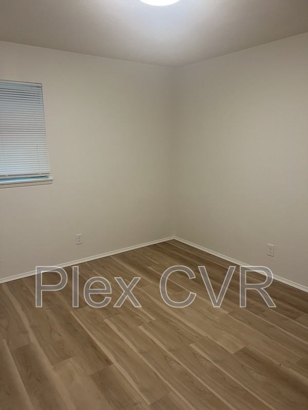 3111 Urban Ave - Photo 3 of 9