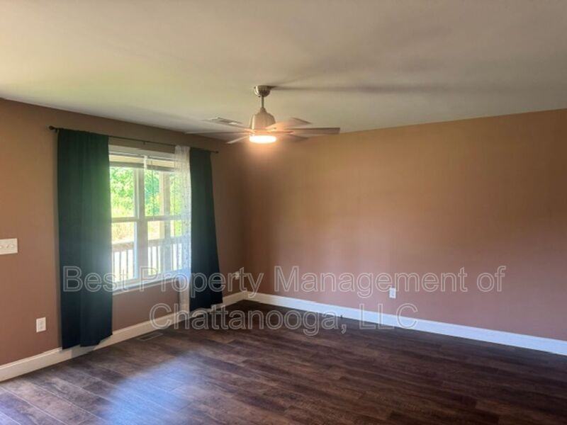 385 Virginia St - Photo 3 of 10