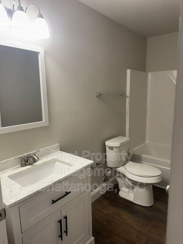 385 Virginia St - Photo 4 of 10