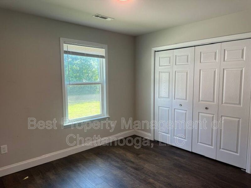 385 Virginia St - Photo 7 of 10