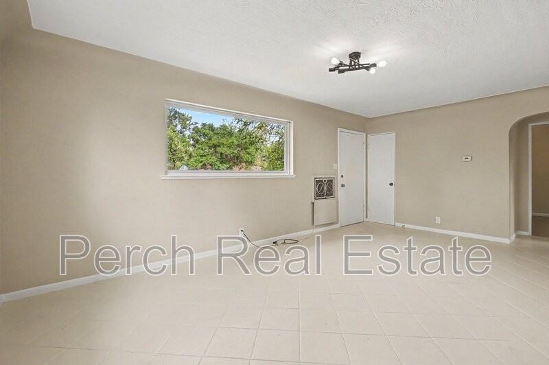 954 Winona Ct - Photo 5 of 16