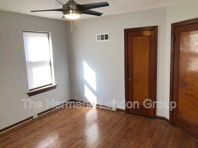 4614 Jamieson Ave #4616-2ndFL - Photo 5 of 17
