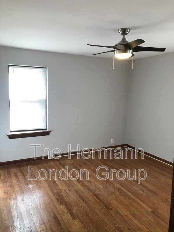 4614 Jamieson Ave #4616-2ndFL - Photo 6 of 17