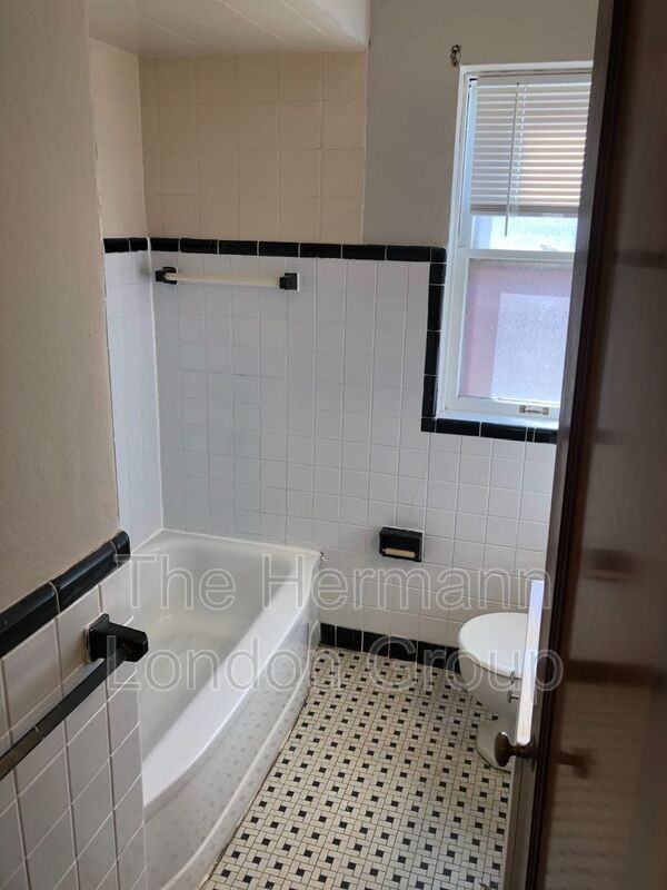 4614 Jamieson Ave #4616-2ndFL - Photo 7 of 17