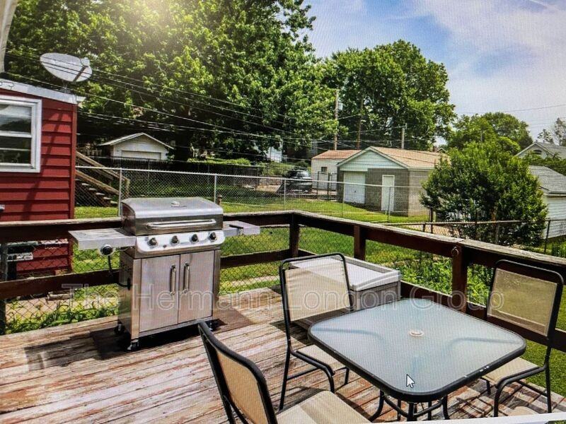 4424 Dewey Ave - Photo 7 of 20