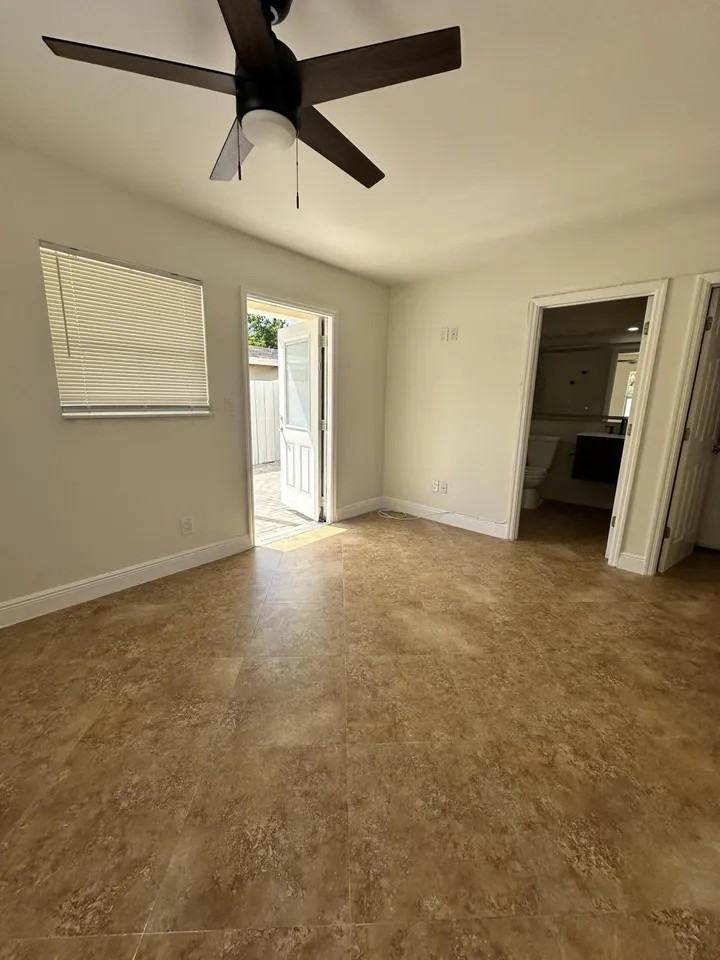 1501 Northeast 7th Avenue #1 - Photo 4 of 11