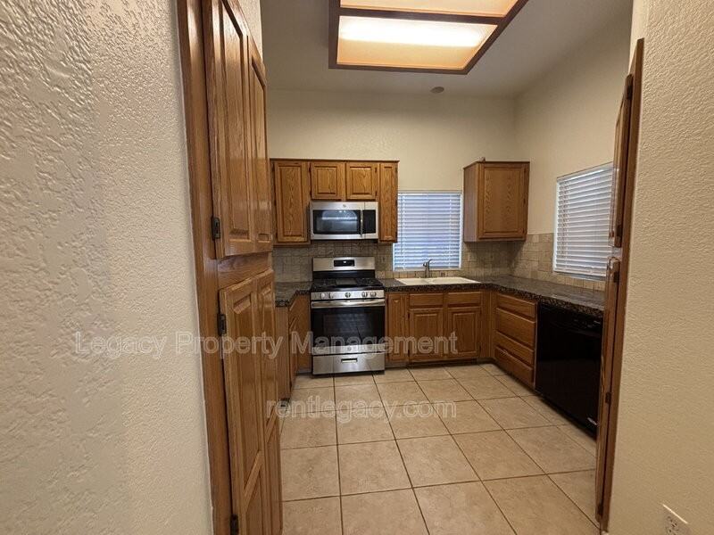 8559 Star Bright Ct - Photo 5 of 19