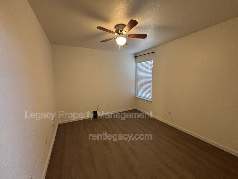 8559 Star Bright Ct - Photo 7 of 19