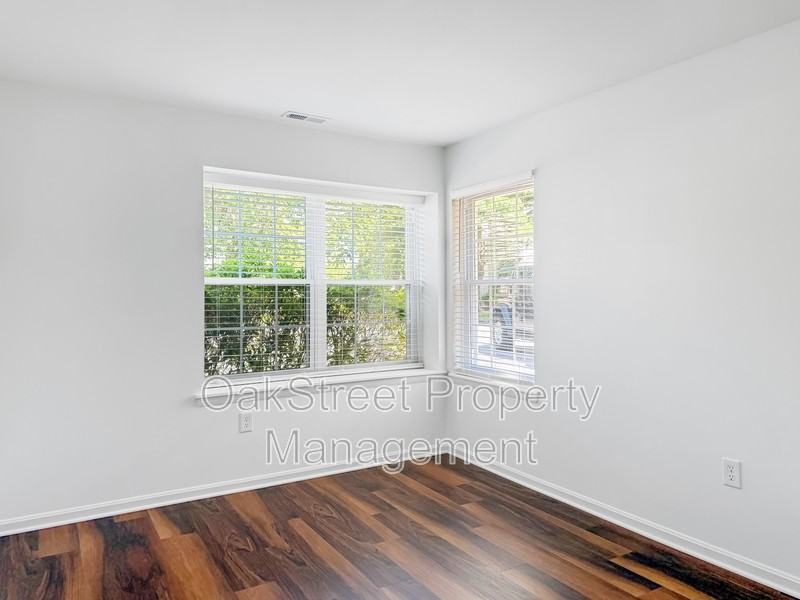 38 Driftwood Ct - Photo 5 of 9